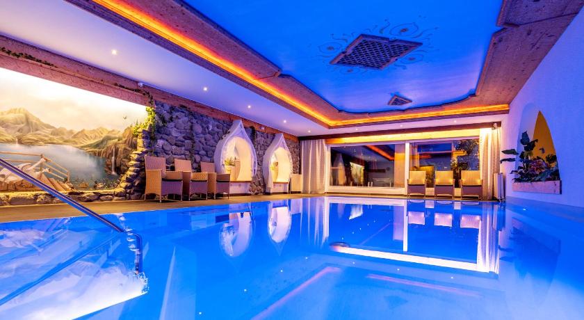 Hotel Bergkristall photo