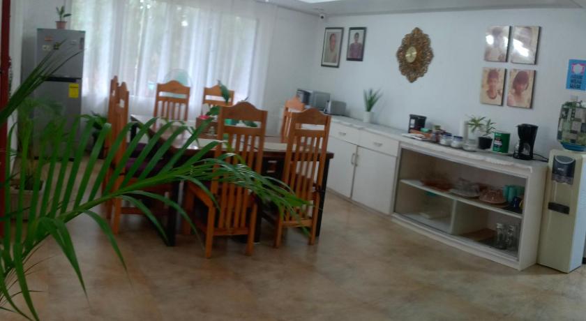 AMOR'S PLACE - image 9