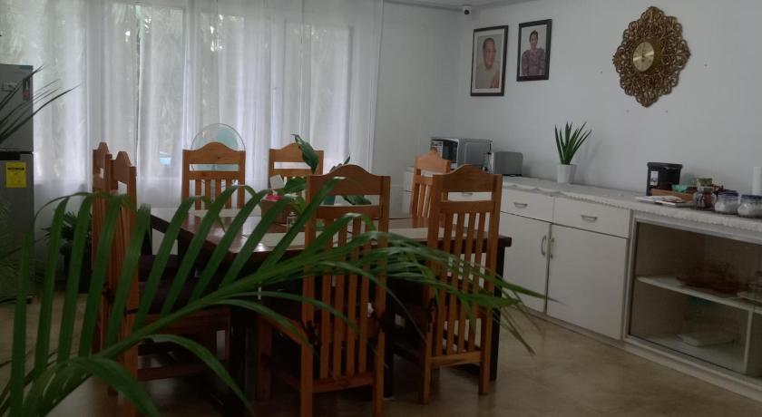 AMOR'S PLACE - image 7