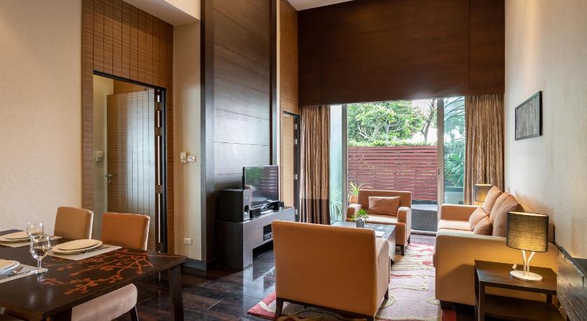 Image of Pool Residential Suite 6