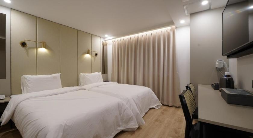 Image of Deluxe Room 4