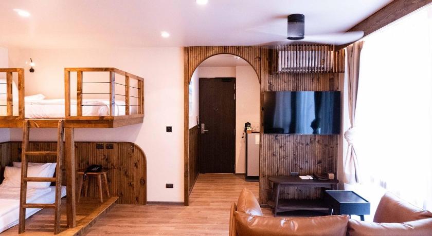 Image of Family Room for 4 People - Non-Smoking 8