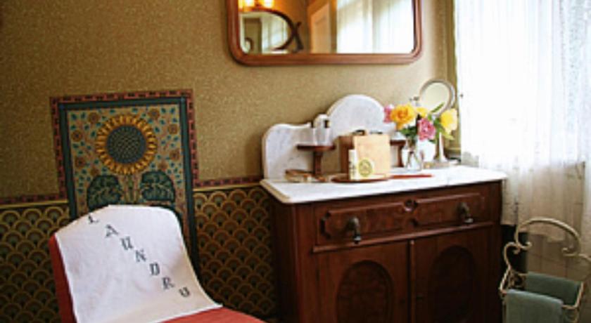 The Jabberwock Bed & Breakfast photo