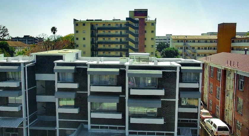 R Executive Apartments photo