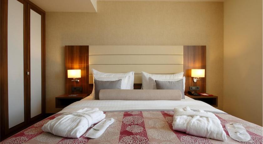 Image of Deluxe Suite 4