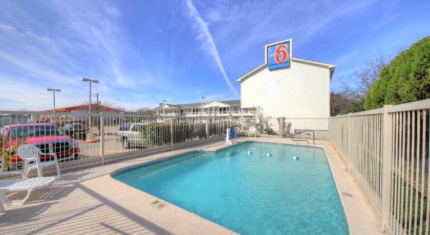 Motel 6-Kerrville, TX