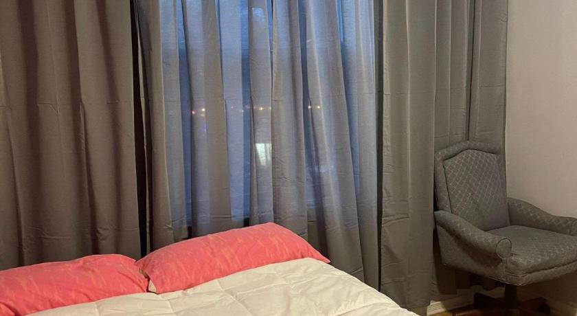 Somerset Guesthouse with Full Kitchen — Hotel in Ottawa (ON)