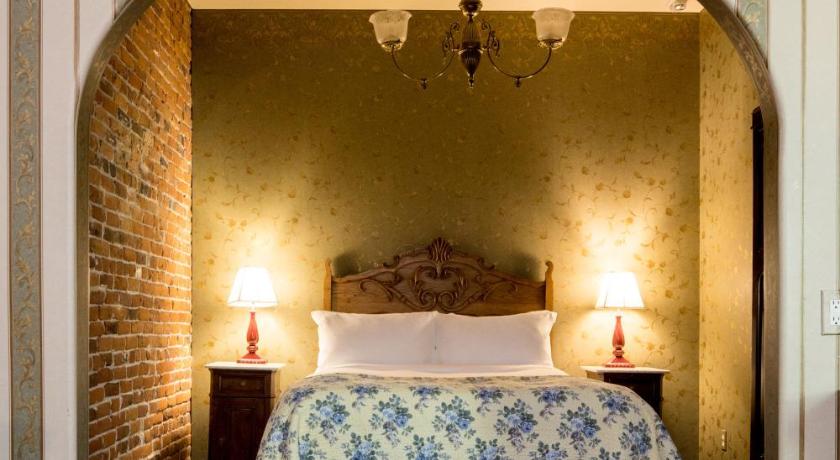 The Bishop Hotel photo