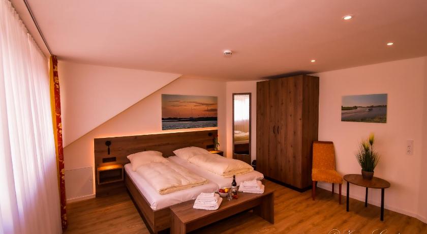 ヴァレン Hotel Zwei Linden - links der Elbe - Niedersachsen 3つ星 ホテル プール