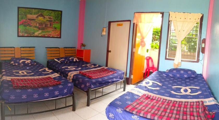sunny Tayai hostel pai photo