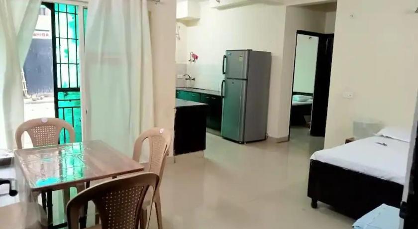 Entire 2 BHK with garden Noida Delhi NCR photo
