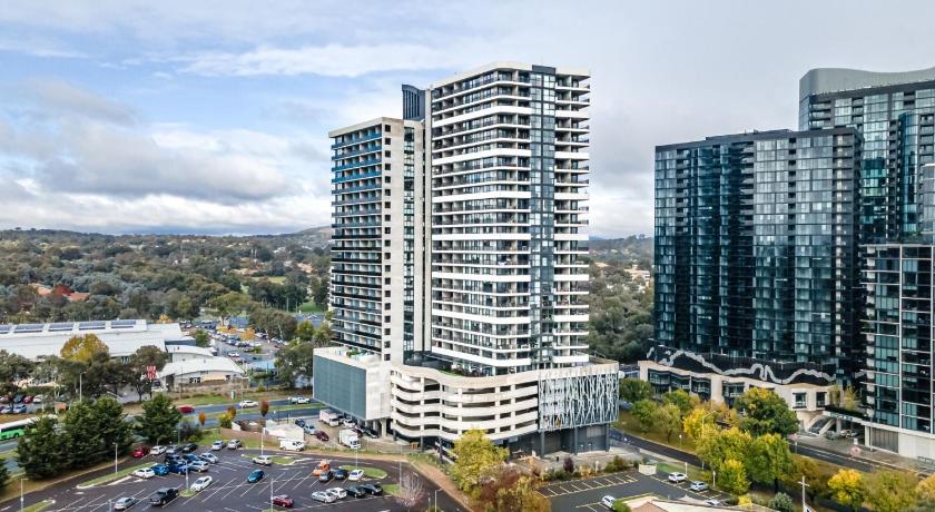 2 Bed 2 Bath Luxury Apartment in Belconnen Canberra - Free heated pool, parking photo
