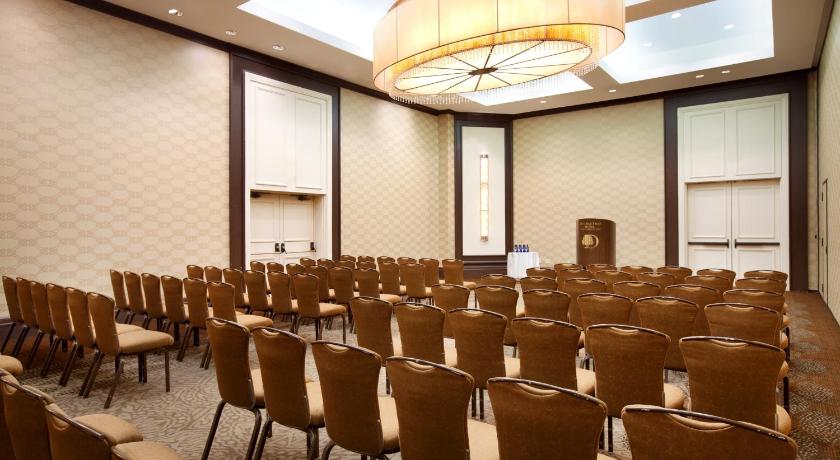 DoubleTree by Hilton Hotel Boston - Bedford Glen