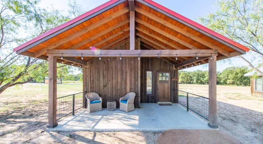 ワイコ (TX) The Roadrunner Cabin 15MIN to Magnolia Baylor 3つ星 宿泊施設 レストラン