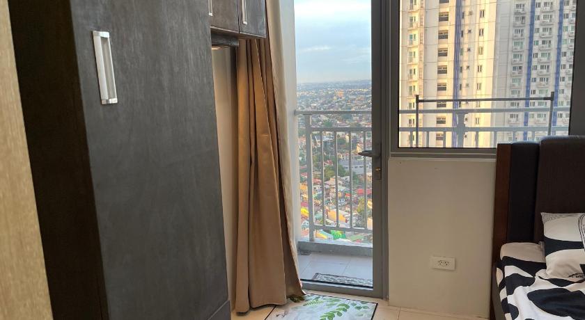 relaxing city view — Hotel in Manila