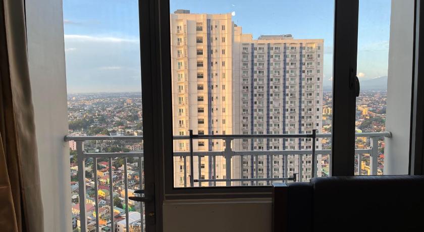 relaxing city view photo