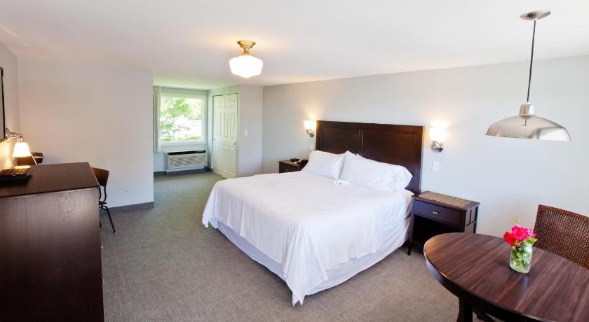 The Seaglass Inn & Spa photo