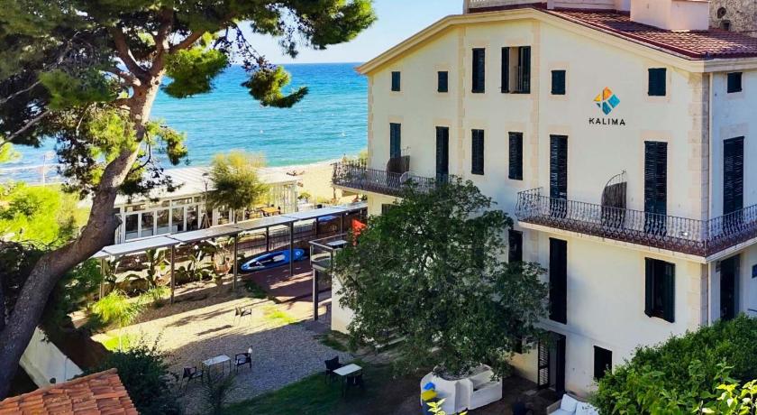 Kalima Beach — Hotel in Caldes d Estrac