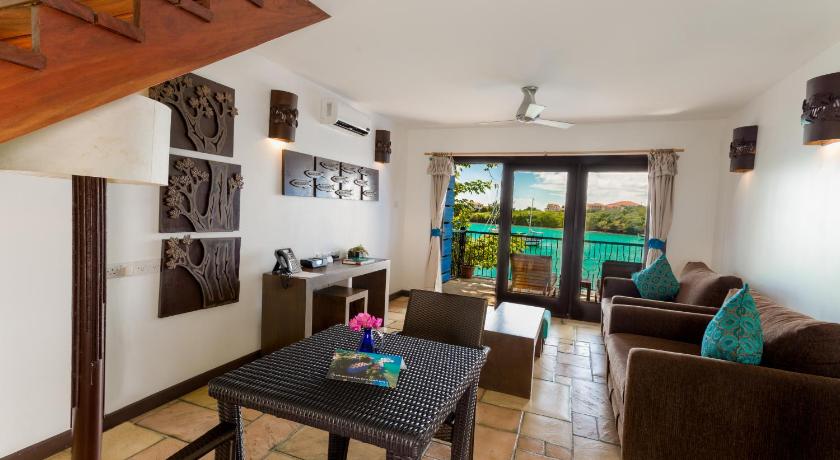 Image of King Suite with Ocean View 3