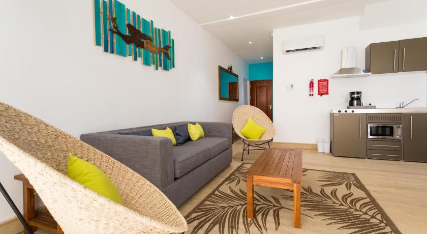 Image of Deluxe King Suite 5