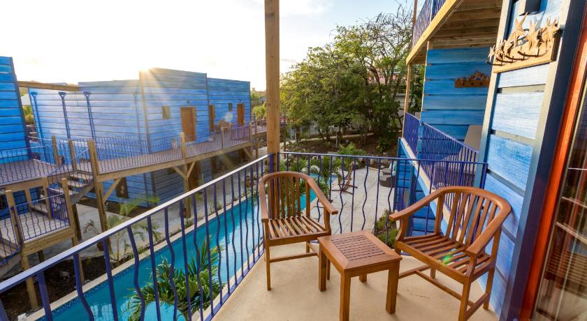 Image of Deluxe King Suite 6