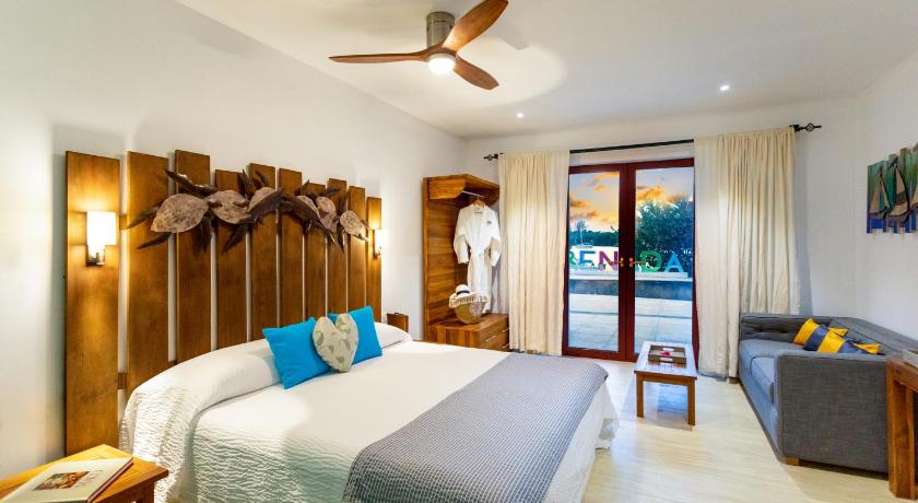 Image of Deluxe King Room 0