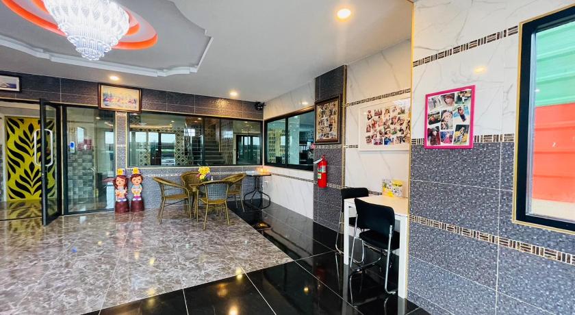 Ruan Khun Lek Hotel Kantsini - image 3