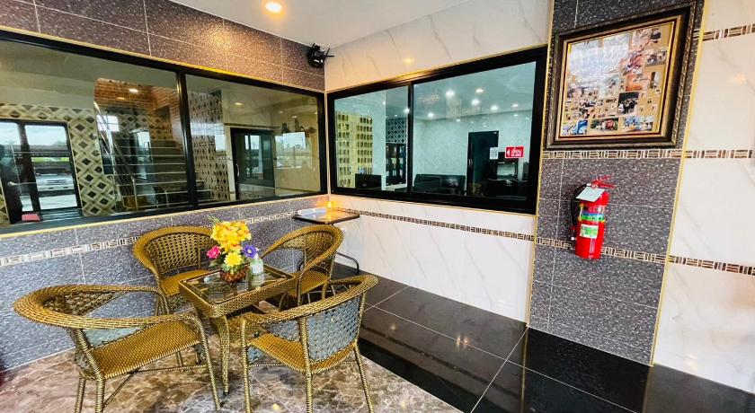 Ruan Khun Lek Hotel Kantsini - image 4