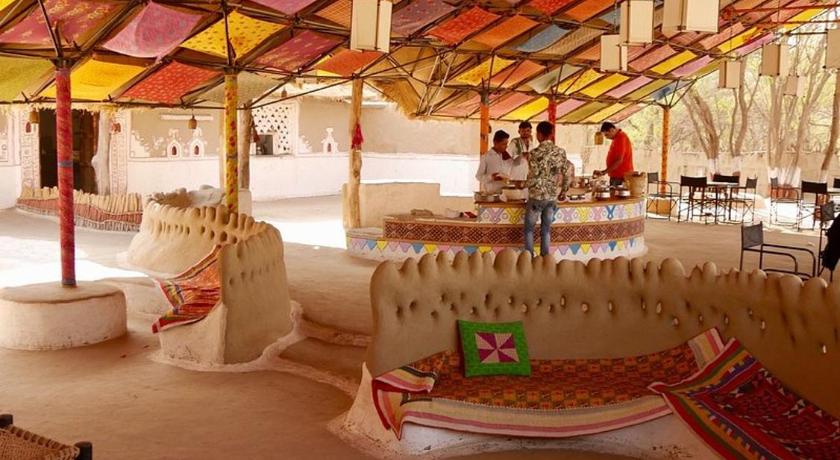 호드카 SHAAM E SARHAD VILLAGE RESORT 3성급 게스트하우스 수영장