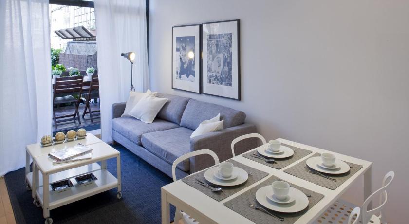 Flateli Lluria — Hotel in Barcelona