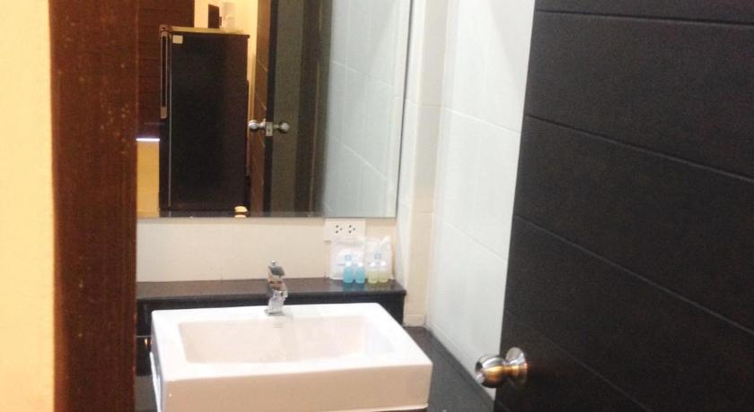 Image of Deluxe Family Room 10