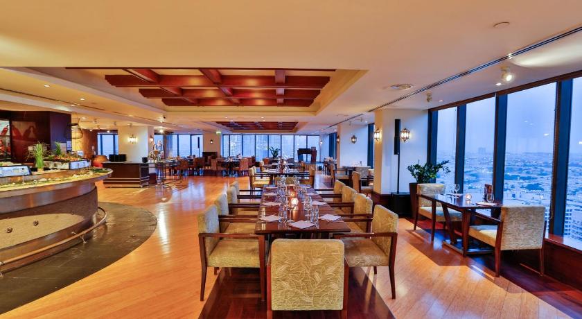 Park Regis Kris Kin Hotel - image 3