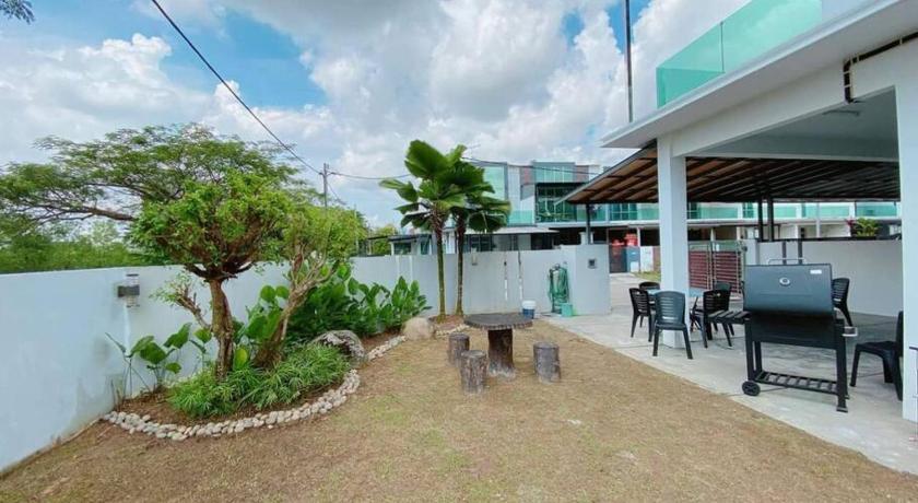 55Cozy Home Mount Austin Eco Adda Setia Indah Daya photo