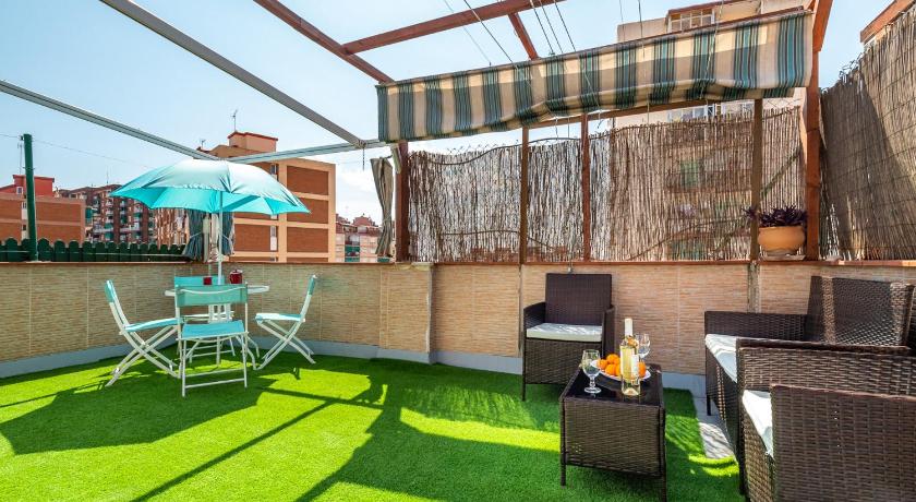 Dream House — Hotel in Badalona