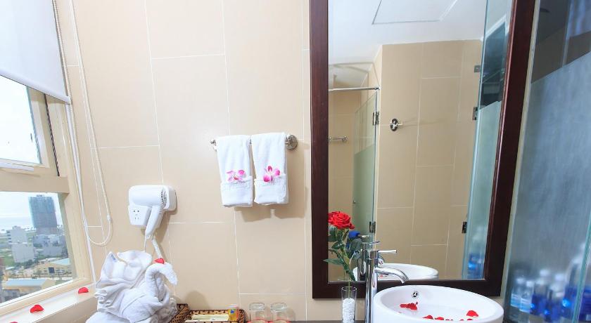 Image of Superior Double with Window 14