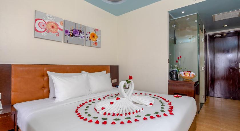 Image of Superior Double with Window 9