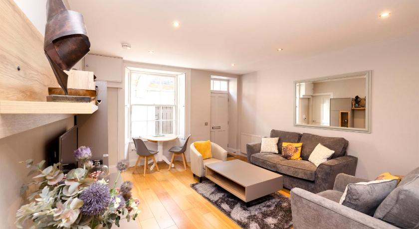 ALTIDO Splendid 1-BR Flat near Edinburgh Castle — Hotel in Edinburgh