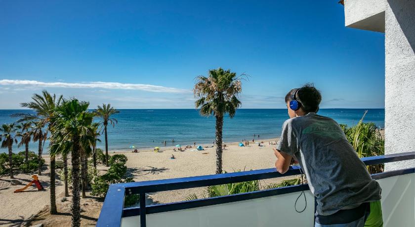 Pins Platja Apartments photo