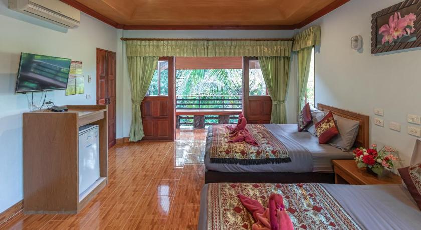 Image of Riverfront Family Room 6