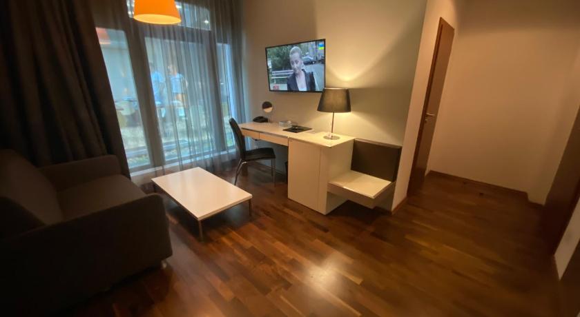 Image of Suite 0