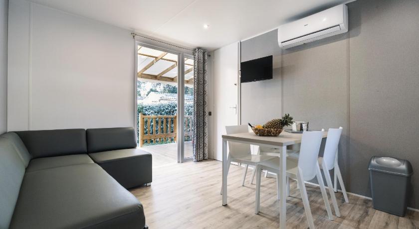 サン＝マルタン＝ド＝レ Camping 4 etoiles Les Fougeres 4つ星 ゲストハウス 眺望