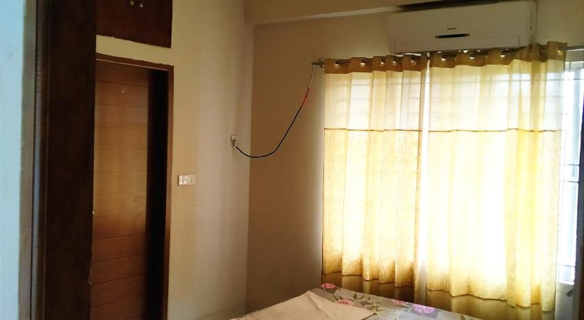 DAC Peaceful AC King Bed WIFI & 24hr Security photo