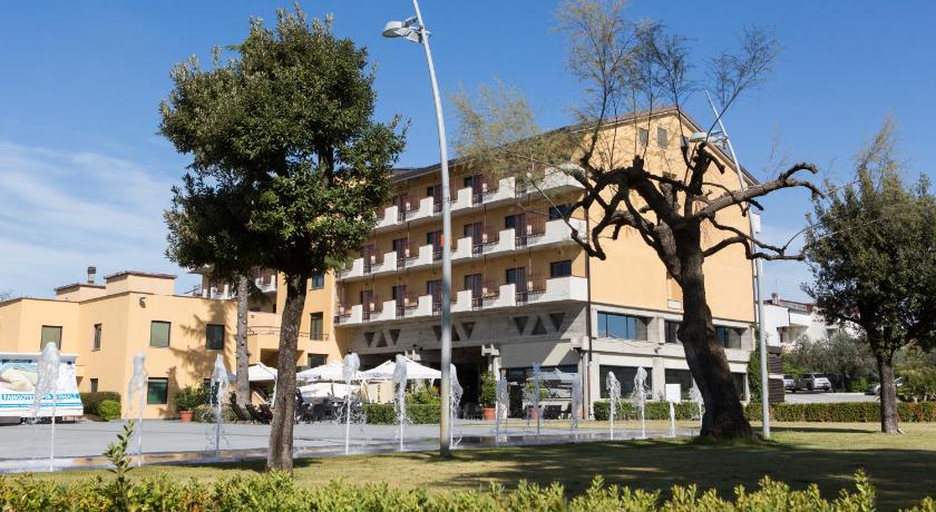 Hotel Fontana Olente photo