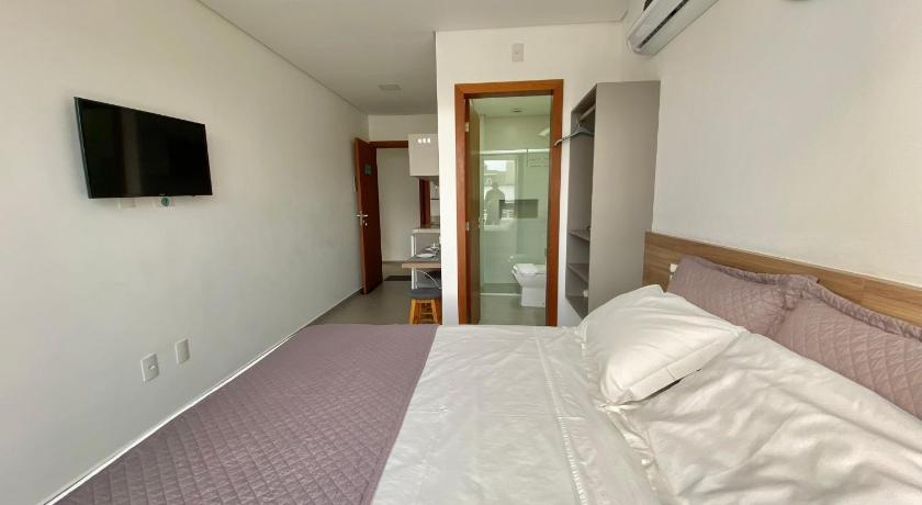 Image of Deluxe Queen Room 6