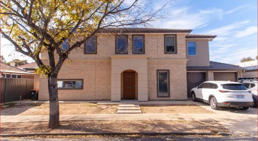 Newly built cozy double storey 3 bed room house at Prospect. photo