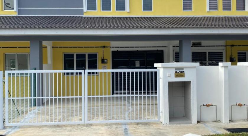 Nayla Homestay photo