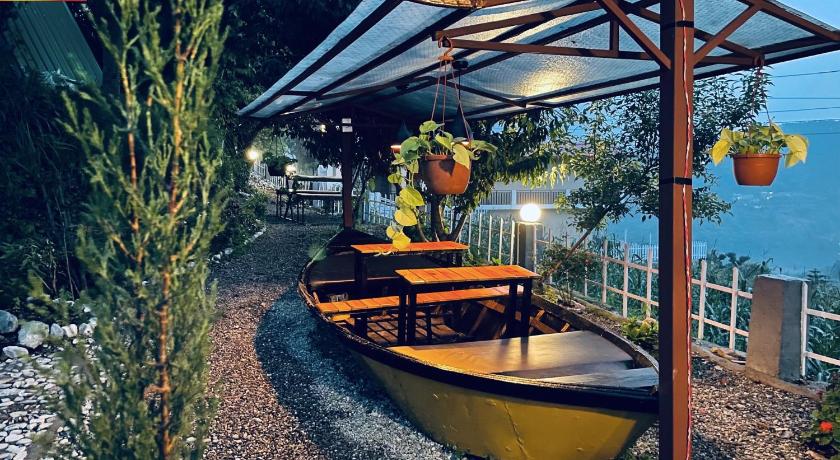 Gadeni Stays at Nainital - A frame cottage photo