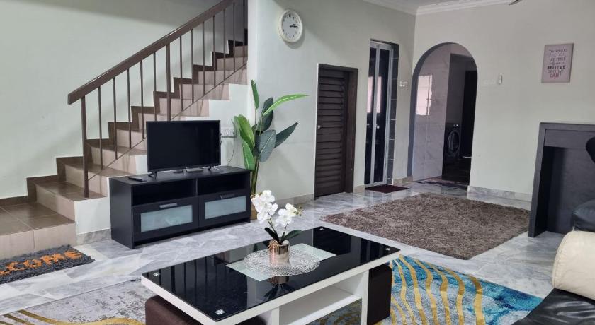 Homestay 2-storey Terrace at PJS 10 Bandar Sunway - main image