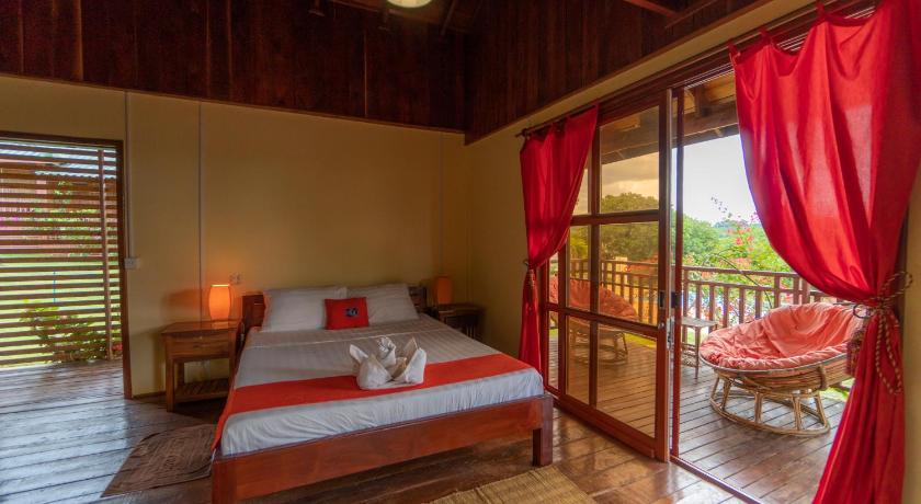 King szoba kilátással a medencére (King Room with Pool View) fotója 0