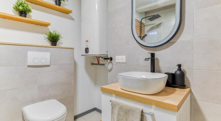 EDEN SUITE - Jacuzzi - Parking - Clim by Narbana - image 5